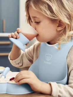 Bavoir Avec Récupérateur BABYBJORN Rose Pastel - Baby Bjorn 10 Bavoir Avec Récupérateur BABYBJORN Rose Pastel - Baby Bjorn -Produits Pour Bébé Soldes bavoir avec recuperateur babybjorn 2
